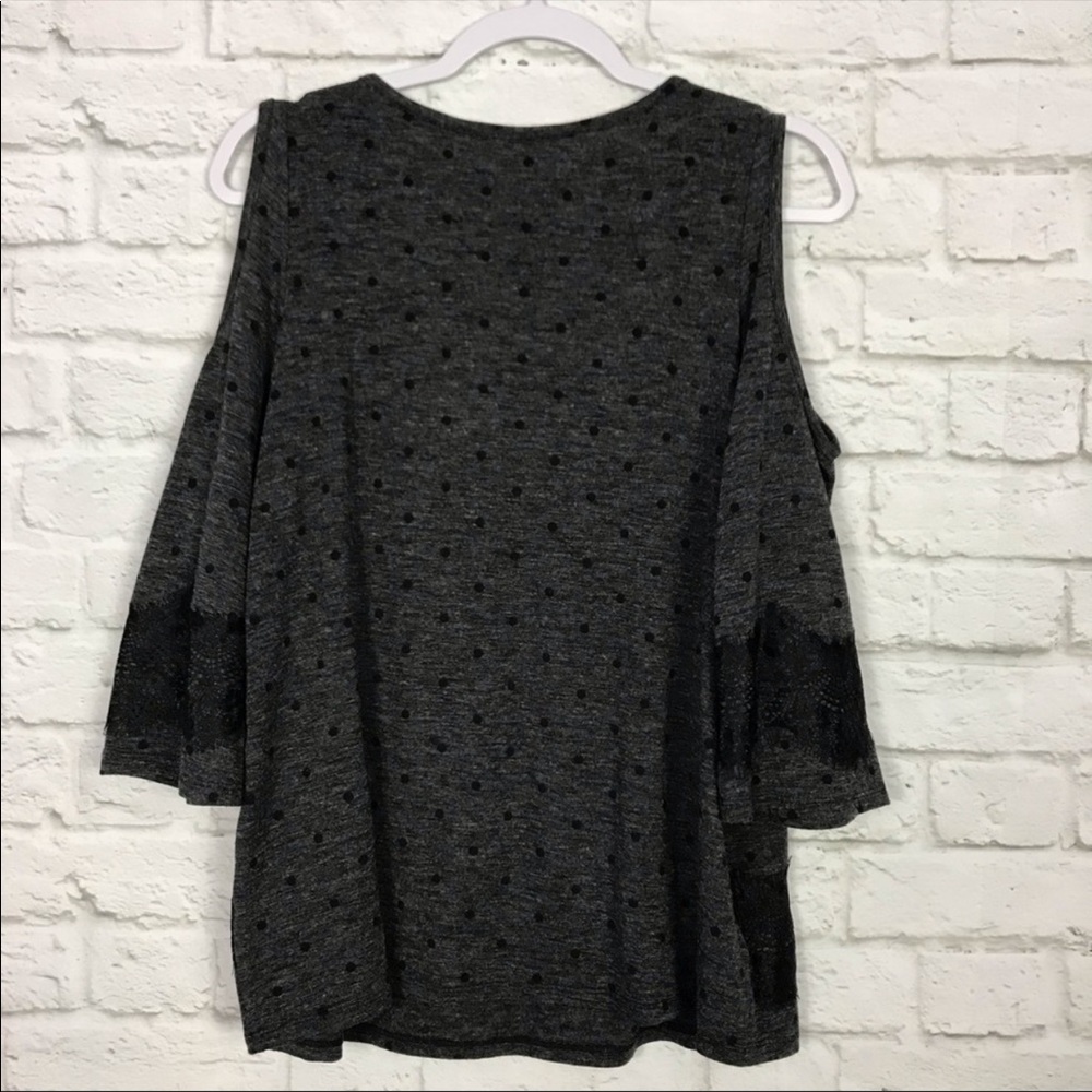 LOFT polka dot cold shoulder top-size M - Picture 4 of 6